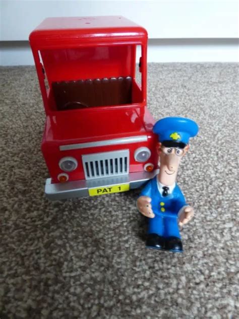 POSTMAN PAT VAN 1 With Postman Pat Toy Figure £14.99 - PicClick UK