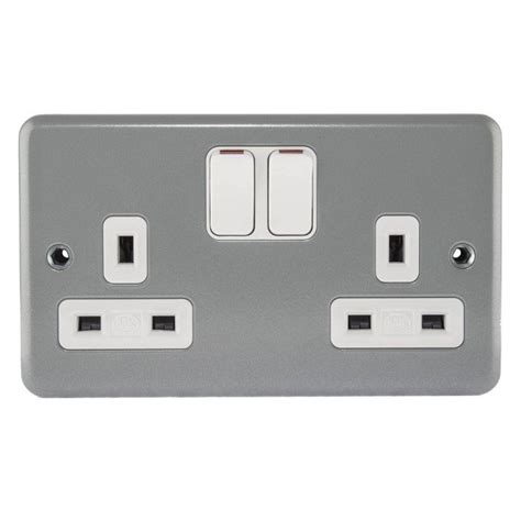 Mk Metal Clad 2 Gang 13a Switched Socket Double Pole With