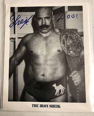 WRESTLING IRON SHEIK SIGNED 8X10 WWF HEAVYWEIGHT CHAMPION WWE HOF