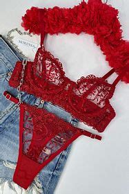 Fleur de Lingerie Prenses Yumuşacık Çiçekli Dantel Detaylı Balenli Sütyen Külot Takımı Fiyatı