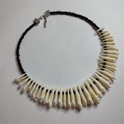 Ожерелье из зубов волка - купить с доставкой по выгодным ценам в ...