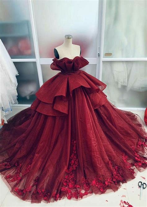 Pin By Secret Writer On Bridal Gawns Red Ball Gowns Ball Gowns Prom