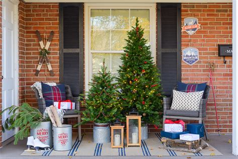 Cozy Rustic Christmas Porch Decorating Ideas To Welcome Your Guests