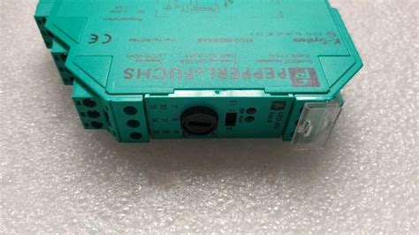 2 Green PEPPERL FUCHS Power Switch Amplifier 189784 For Industrial