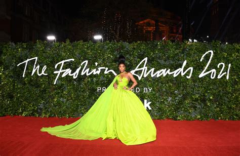 The 21 Best Looks From the 2021 Fashion Awards - Fashionista