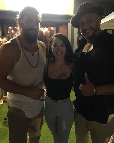 Jason Momoa and a fan @ The AQUAMAN premiere after party in Queensland ...