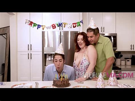 Making Her Stepsons Birthday Special AnyWay Possible XVIDEOS