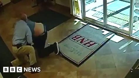 The Moment A Us Mans Heroic Tackle Stops Bank Robber Bbc News