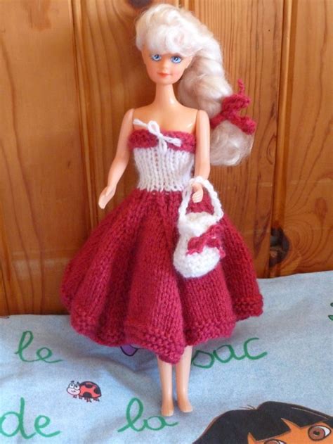 Nelly à l honneur Chez Laramicelle Modèles tricot barbie Robe de