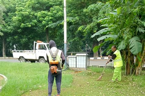 Disbudpar Tangerang Buka Layanan Potong Rumput Gratis Area Shalat Idul