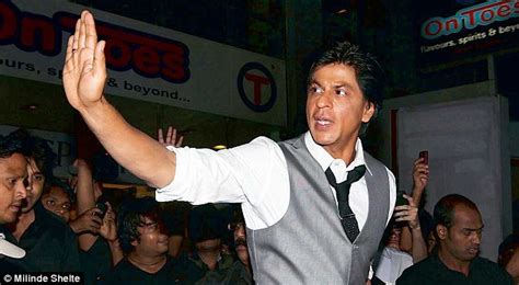 Shah Rukh Khan rushed to hospital after 'minor' accident on Happy New ...