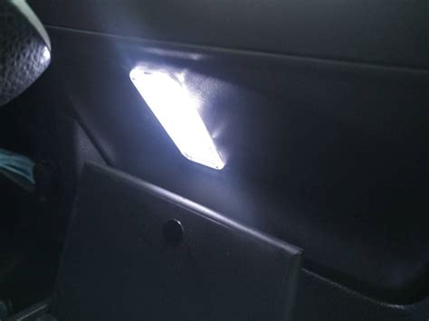 Подсветка подстаканников. — Nissan Tiida (1G), 1,6 л, 2012 года ...