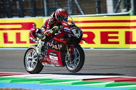 Sbk Gp Di Francia A Magny Cours Bautista Domina Gara A Magny