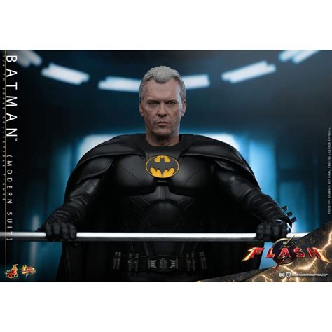 Batman Modern Suit MMS Hot Toys Figure The Flash