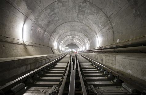 El Túnel Más Largo Y Profundo Del Mundo Se Inaugura Hoy En Suiza JØ₮₳