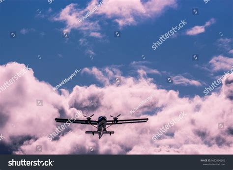 Flight Barra Airport Glasgow Barra Airport Stock Photo 1652996362 ...