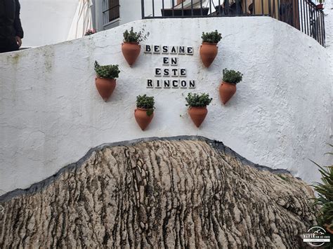 Setenil de las Bodegas un espectacular pueblo en la roca en Cádiz