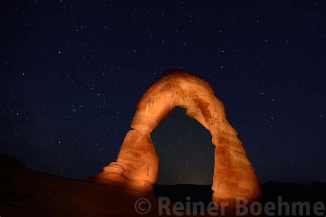 Delicate arch at night | Reiner's Travel Photography