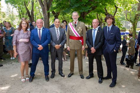 Los Ciezanos Eduardo Y Juan Antonio L Pez Asisten A La Jura De Bandera