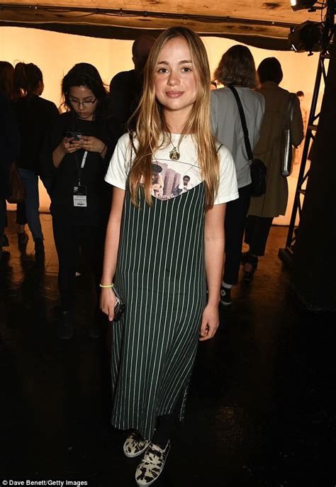 Lady Amelia Windsor Looks Edgy At London Fashion Week Daily Mail Online