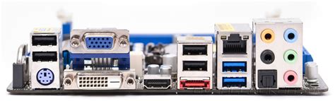 ASRock Z68M-ITX/HT. Материнская плата для медиацентра на чипсете Intel ...