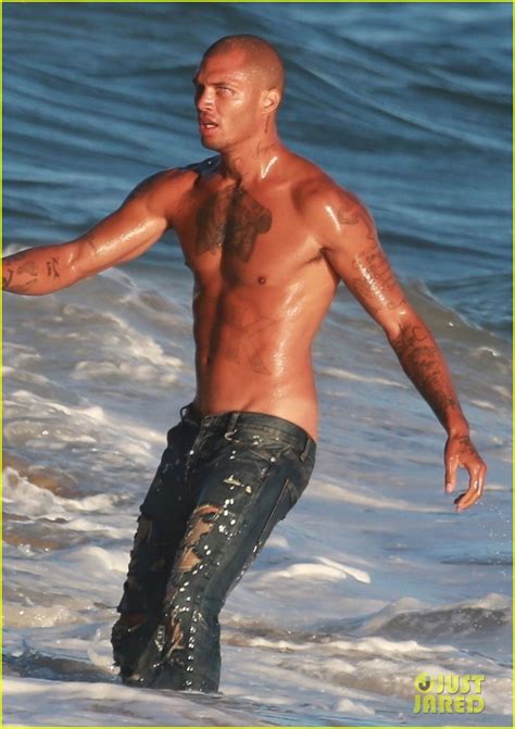 Jeremy Meeks Looks Hot While Posing Shirtless at the Beach: Photo ...