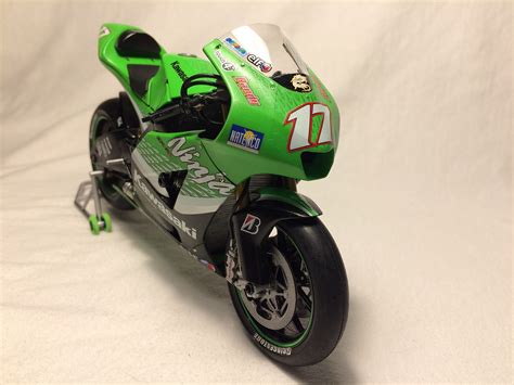 Kawasaki Ninja Zx Rr Bike Plastic Model Motorcycle Kit Scale