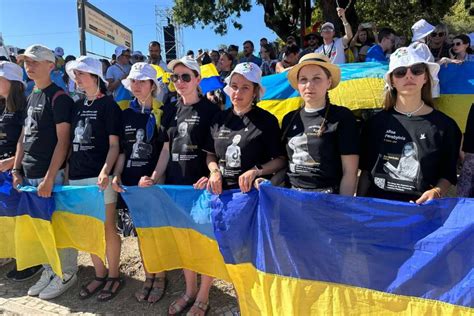 La Via Crucis Dei Giovani Dell Ucraina Sulle T Shirt I Volti Dei