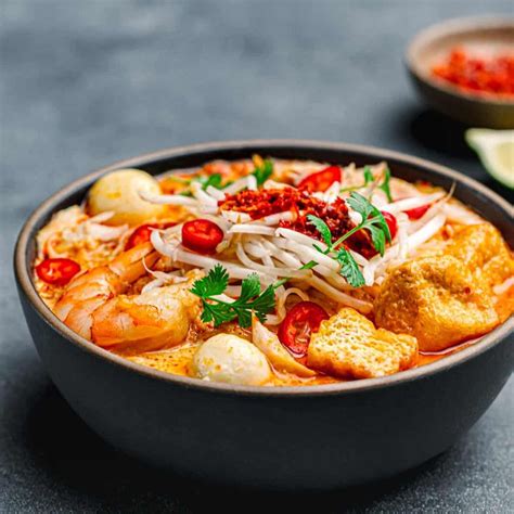 Learn How To Make A Good Laksa Soup From Scratch This Restaurant