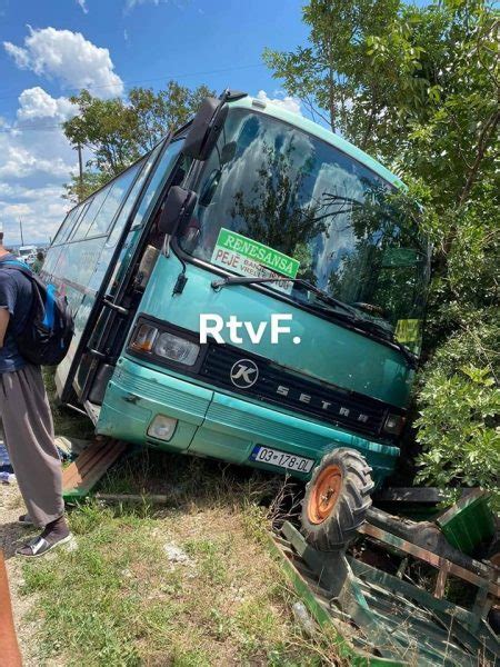 Aksidentohet Autobusi N Istog Publikohen Pamje Gazetablic