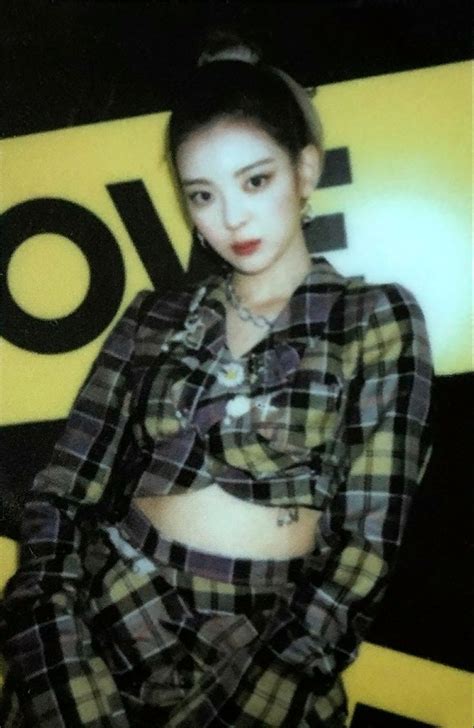 Scan Crazy In Love Special Edition Photocard Photobook Ver Lia