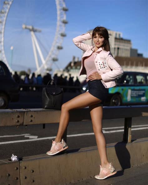 Maria Liman Model Sexy Yang Menjadi Fans Chelsea Saat Di Stamford Bridge