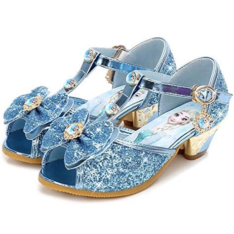 Des Chaussures Paillettes Et Talon Pour Petite Fille