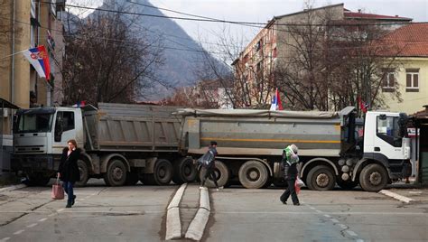 Kosovo Cala La Tensione L Esercito Serbo Si Ritira Dal Confine La