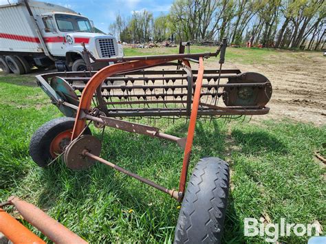 New Idea 402 R202 Side Delivery Rake BigIron Auctions