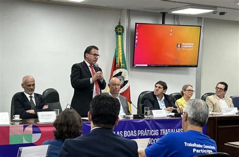 Ministro Do Trabalho Assina Pacto Pelo Trabalho Decente No Segmento