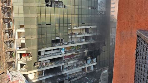 CDMX Edificio ISSSTE se incendia en Paseo de la Reforma MARCA México