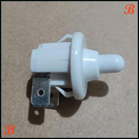 Jual PPP SWITCH SAKLAR LAMPU PINTU KULKAS SHARP SWITCH CHILY 8213