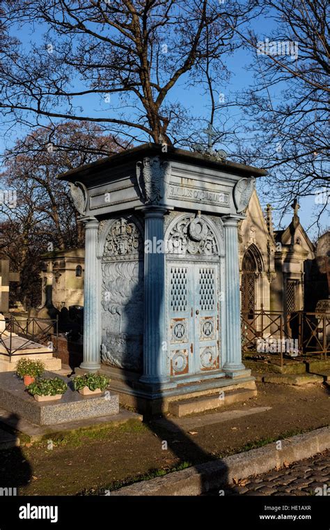 Montmartre Cemetery Paris Stock Photo Alamy