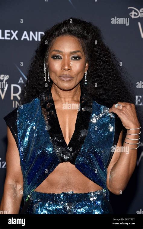 Angela Bassett Attends The Premiere Of Disneys A Wrinkle In Time At