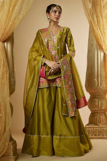 Buy Green Pure Chanderi Silk Embroidered Pitta Notched Round Floral