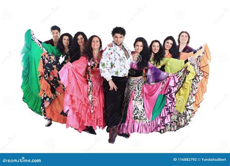 Portrait De Groupe D Un Groupe Gitan De Danse Dans Des Costumes