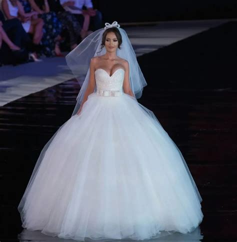 Ball Gown Wedding Dresses With Bling And Sleeves at Sherri Branch blog