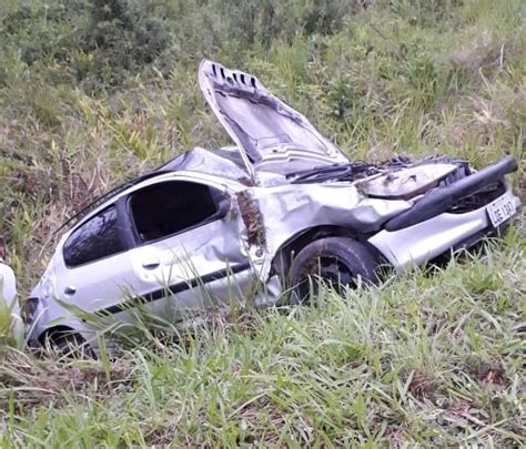 R Dio Acesa Fm Vr Carro Abandonado Ap S Capotar Na Rio X Santos Em