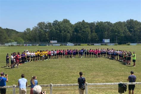 Moustoir Ac Elles Ont Jou Au Football Pour Leurs Camarades