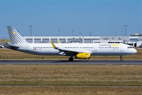 EC MMH A321 231 Vueling Martin Bernict Flickr