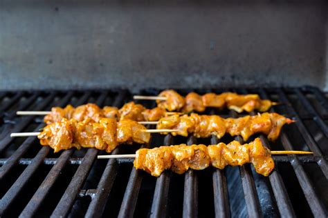 Chicken Satay Spieße mit Erdnusssauce Koch mit Herz