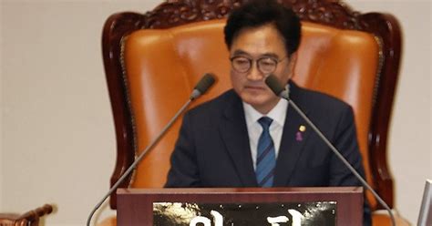 당선 인사하는 맹성규 국토교통위원장