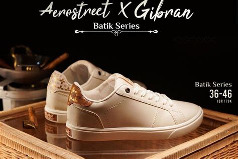 Hari Batik Gibran Rilis Sepatu Batik Bareng Aerostreet Harganya