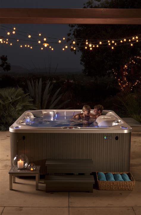 20 Hot Tub Lighting Ideas DECOOMO